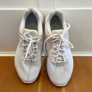 Nike Revolution 6 running shoes